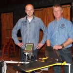 Piet Jan en Christel Thijssen bij hun materiaal